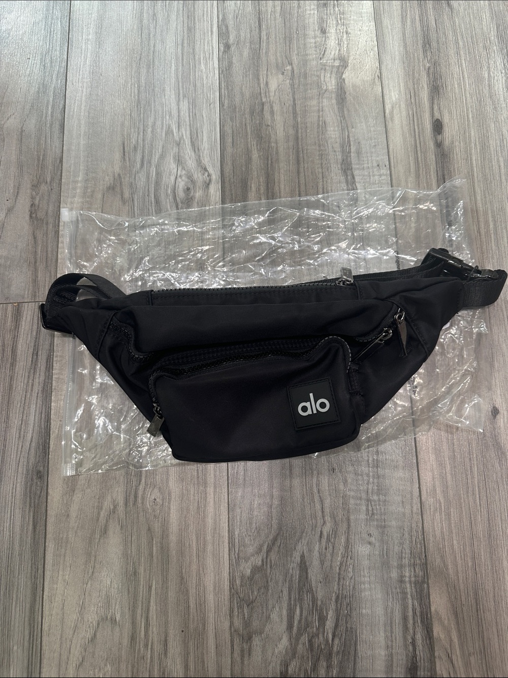 Alo Yoga Explorer Belt Bag – Black Fanny Pack, Crossbody Bag